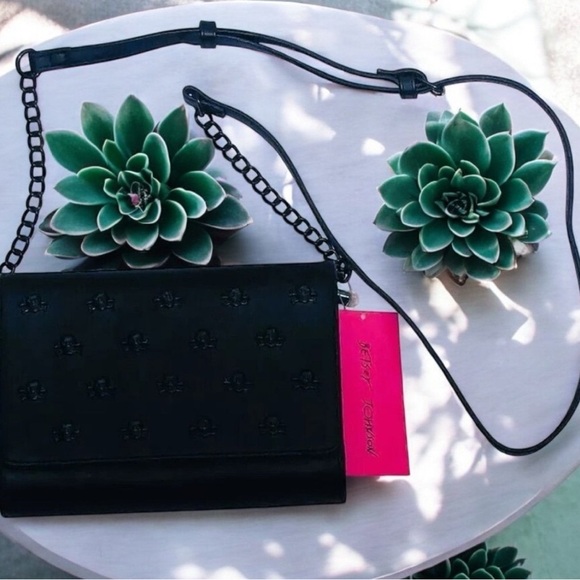Betsey Johnson Skull Studded Crossbody, NWT - Picture 4 of 6